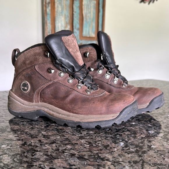 Timberland mid flume waterproof Brown and Black Rugged Outdoor Boots EUC 8 - Picture 1 of 14